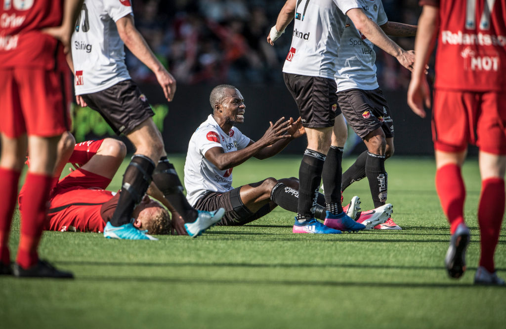 Momente de panică în Norvegia. Un fotbalist a suferit un stop cardiac pe teren