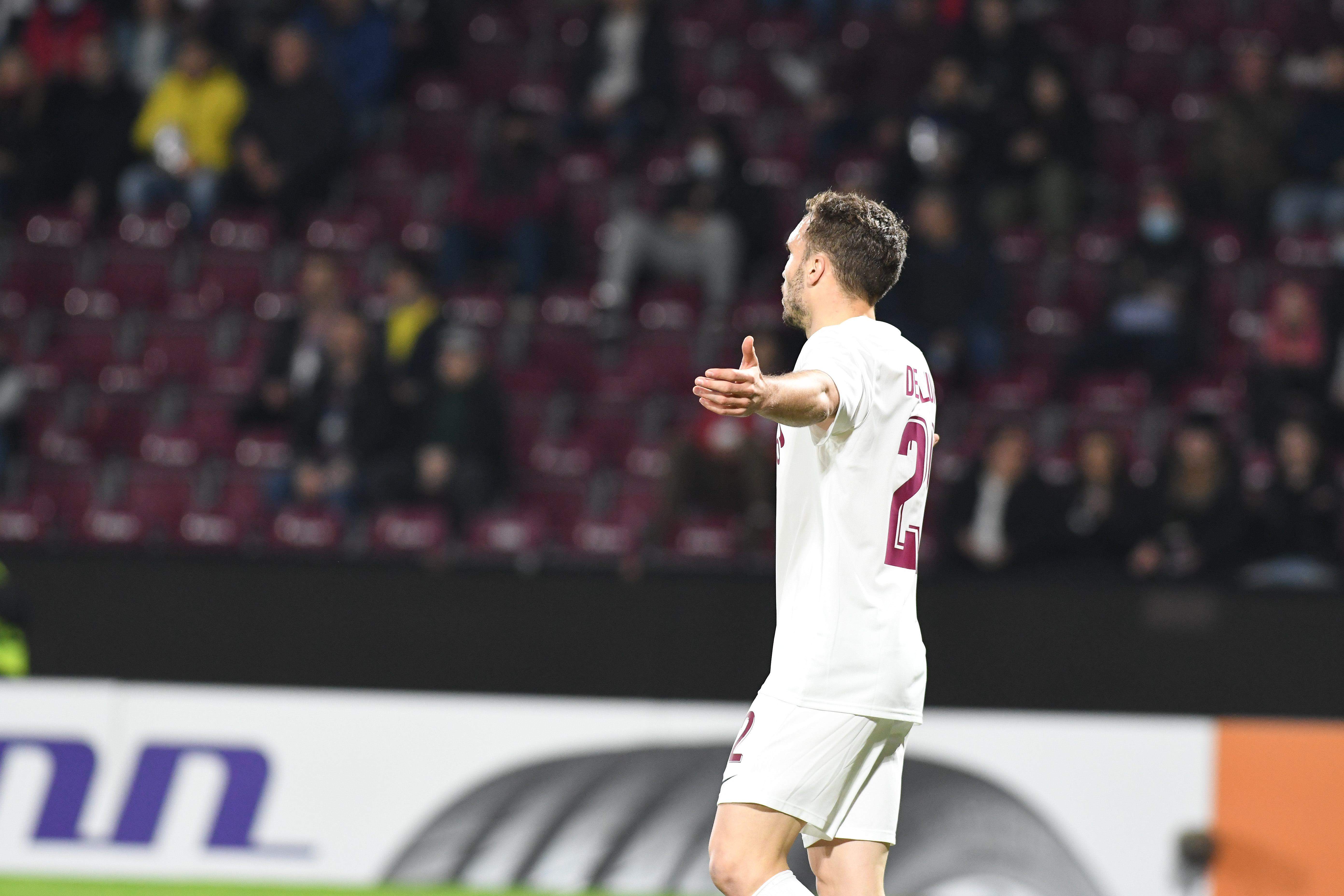 Dan Petrescu a luat decizia finală: ce se întâmplă cu Gabriel Debeljuh, exclus din lot la meciul cu FC Voluntari