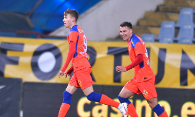 Octavian Popescu și Risto Radunovic, în meciul FCSB - FC Argeș / Foto: Sport Pictures