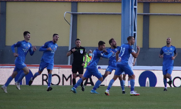 Fotbaliștii de la Academica Clinceni, în meciul cu Gaz Metan / Foto: Sport Pictures