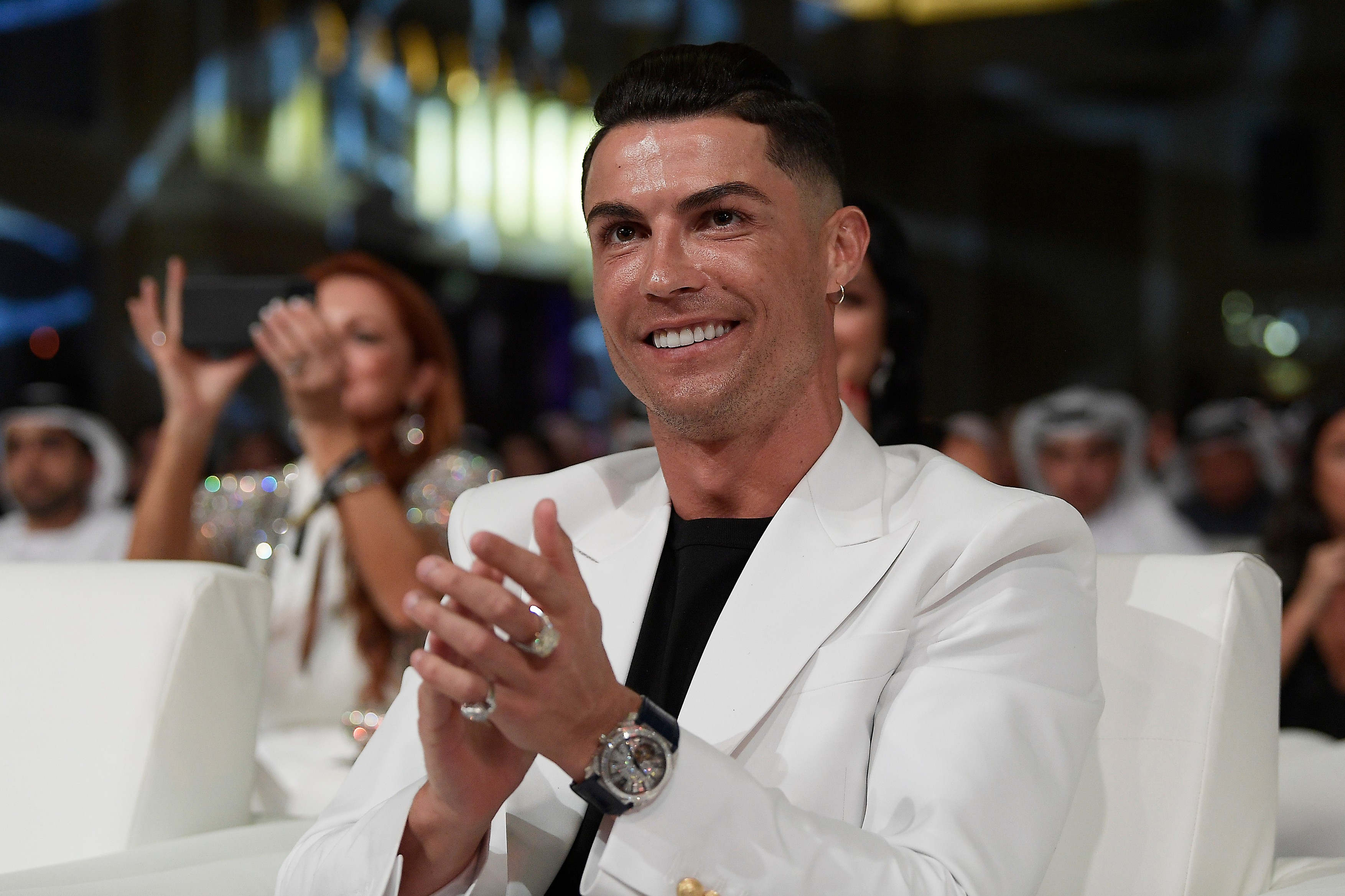 Cum a ajuns Cristiano Ronaldo la câștiguri de peste 1 miliard de euro, la 36 de ani: salariile, doar o contribuție mică