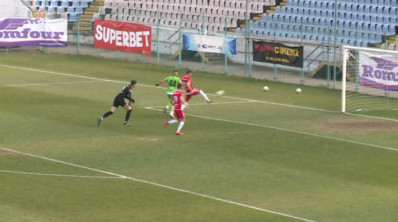 Autogol de cascadorii râsului al celor de la FC Buzău în amicalul cu Dinamo! ”Câinii” lui Rednic au câștigat la limită