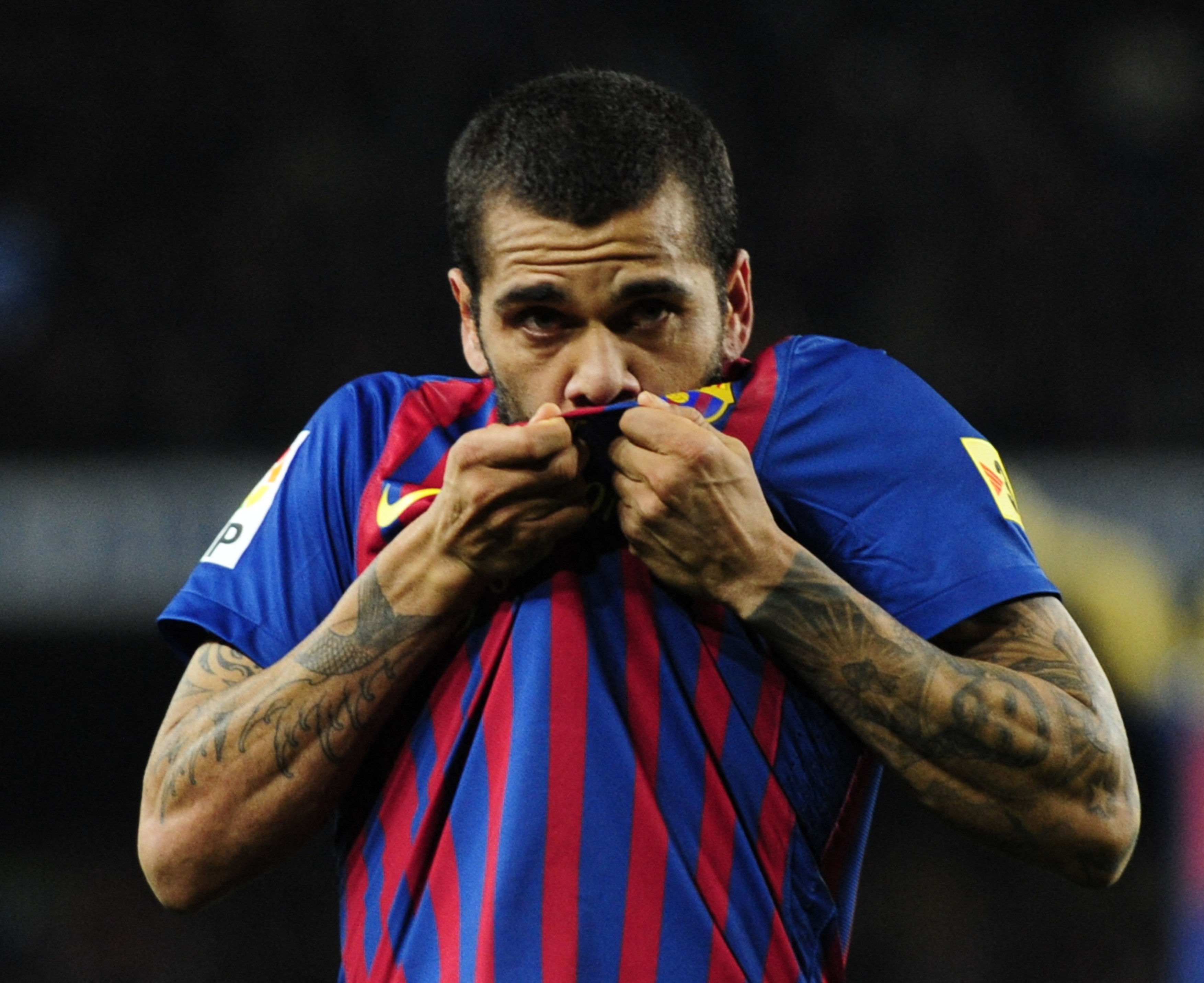 Dani Alves va purta al cincilea număr la Barcelona! Singura variantă rămasă disponibilă pentru brazilian