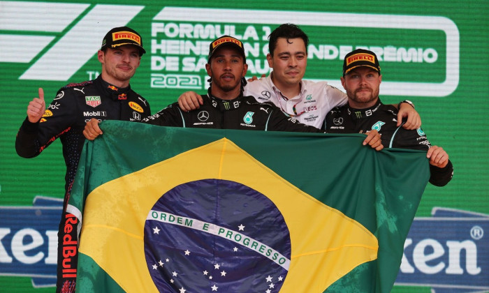 The podium (L to R): Max Verstappen (NLD) Red Bull Racing, second; Lewis Hamilton (GBR) Mercedes AMG F1, race winner; Leonardo Donisete da Silva (BRA) Mercedes AMG F1 Team Strategy Engineer; Valtteri Bottas (FIN) Mercedes AMG F1, third.14.11.2021. Formul
