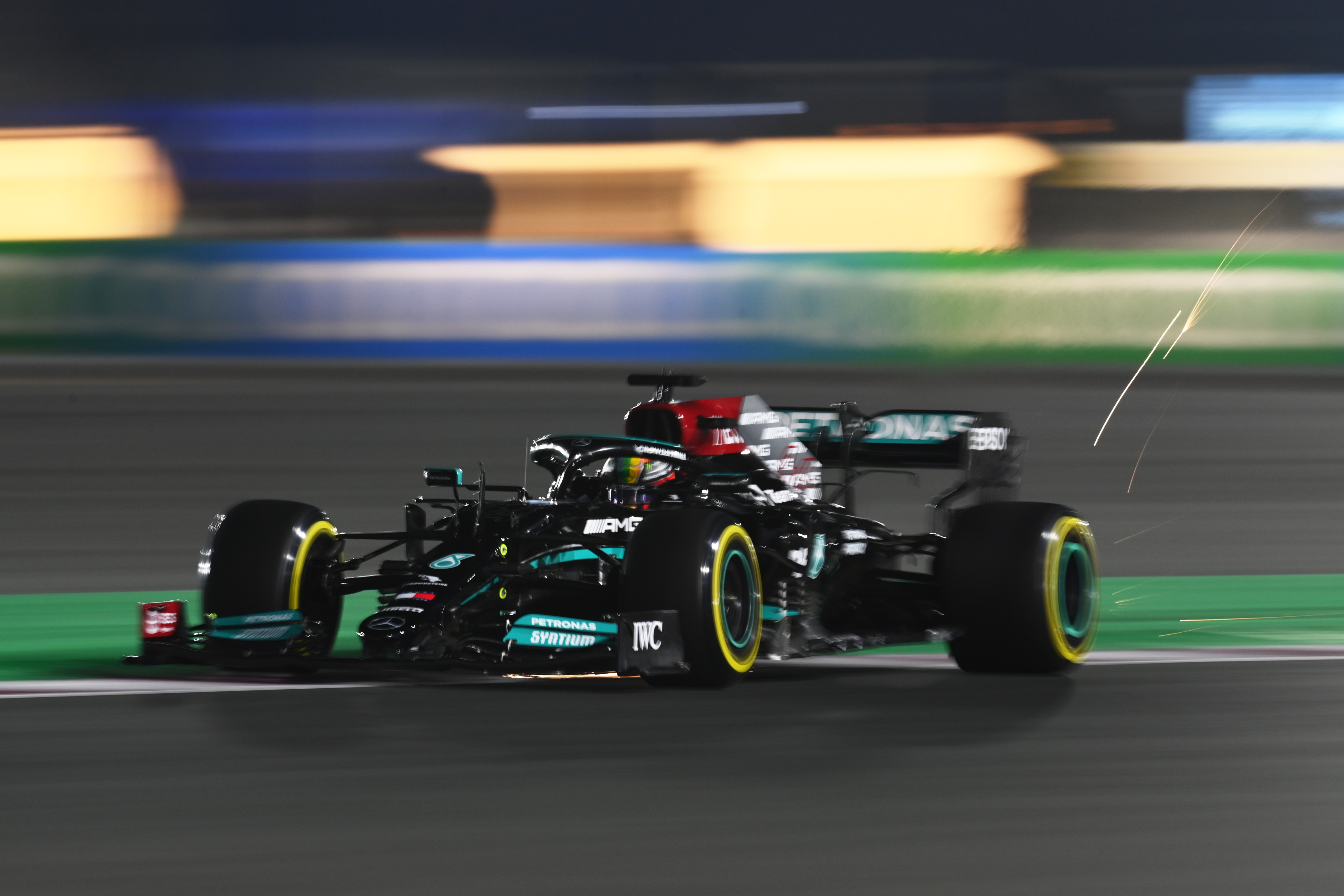 Marele Premiu al Qatarului ACUM, la Digi Sport 1. Hamilton e lider și pilotează "ca pe șine". Verstappen e pe 2