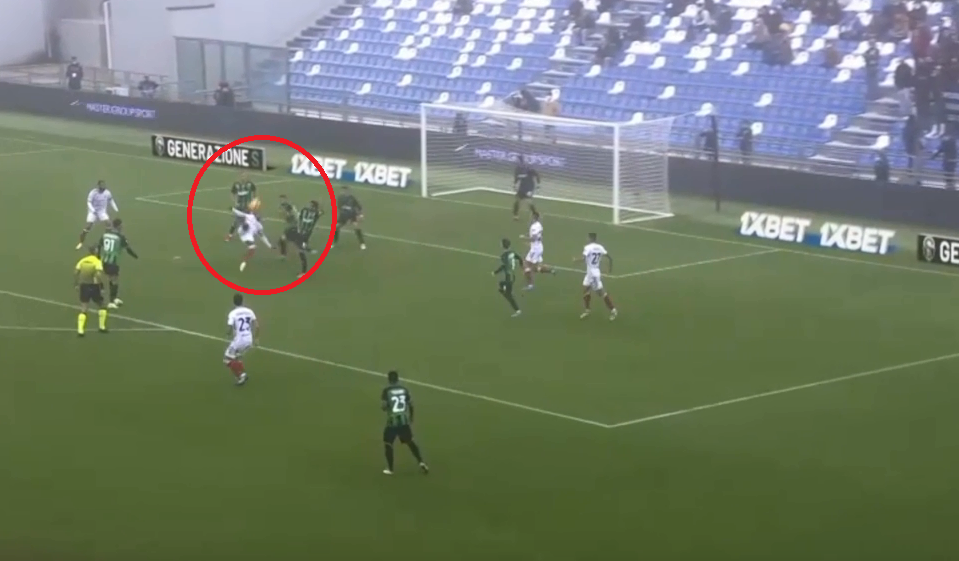 Super reușită ”din foarfecă”, sub ochii lui Răzvan Marin și Vlad Chiricheș! Poate fi golul sezonului în Serie A