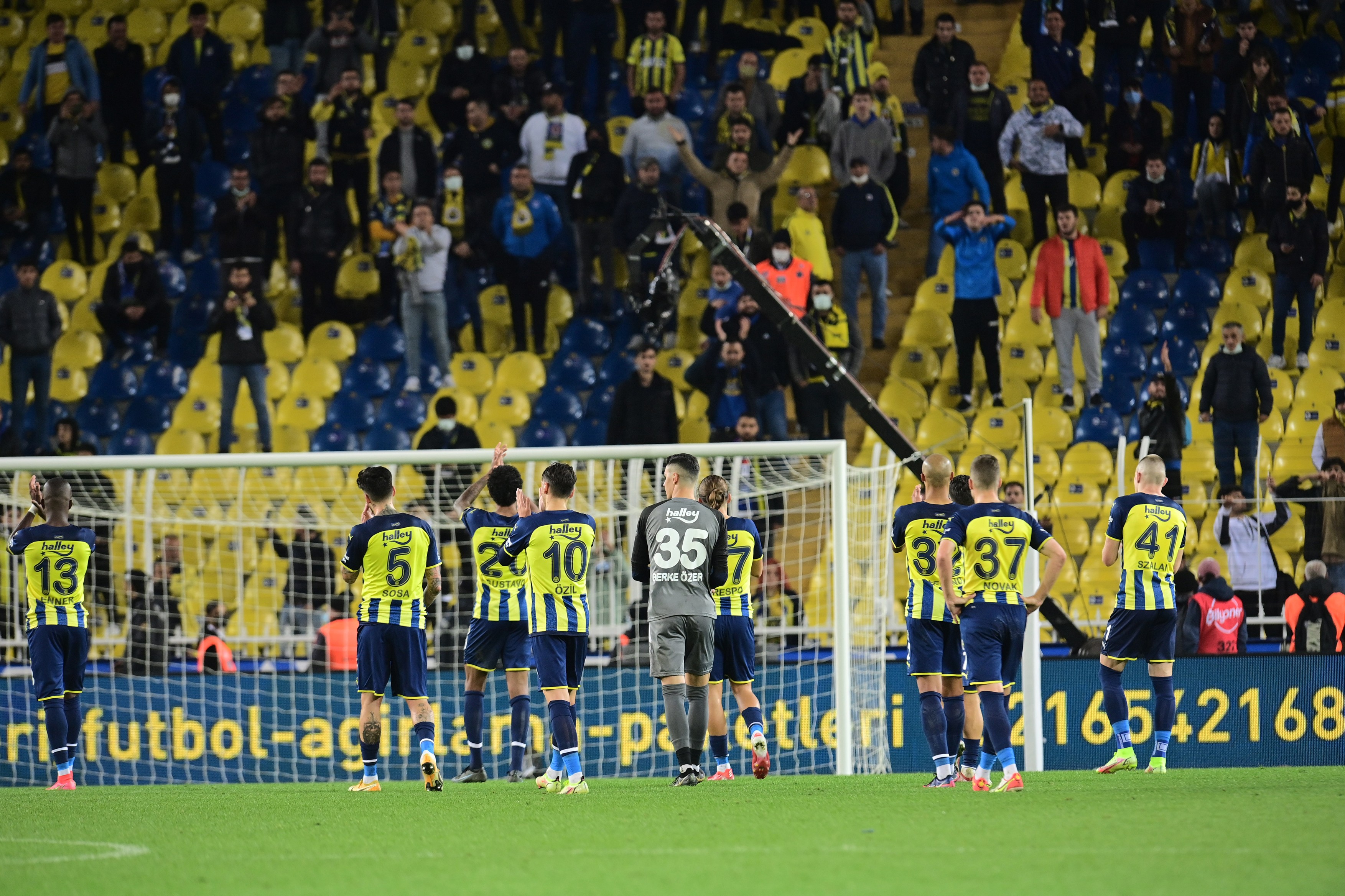 Un suporter al lui Fenerbahce a murit sărbătorind golul victoriei cu rivala Galatasaray. Cum s-a întâmplat tragedia