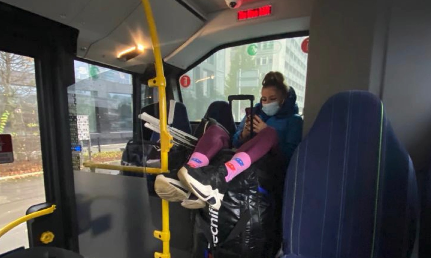“Andreea merge cu autobuzul? N-aș fi spus!” Cum a fost pozată “rebela tenisului românesc” și ce a răspuns