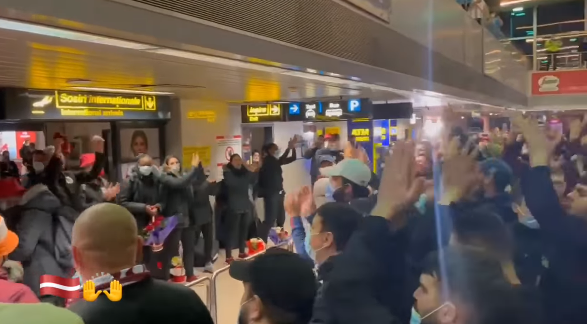 Galeria Rapidului a făcut show pe aeroport! Echipa de handbal s-a desprins în Liga Națională după ultima victorie