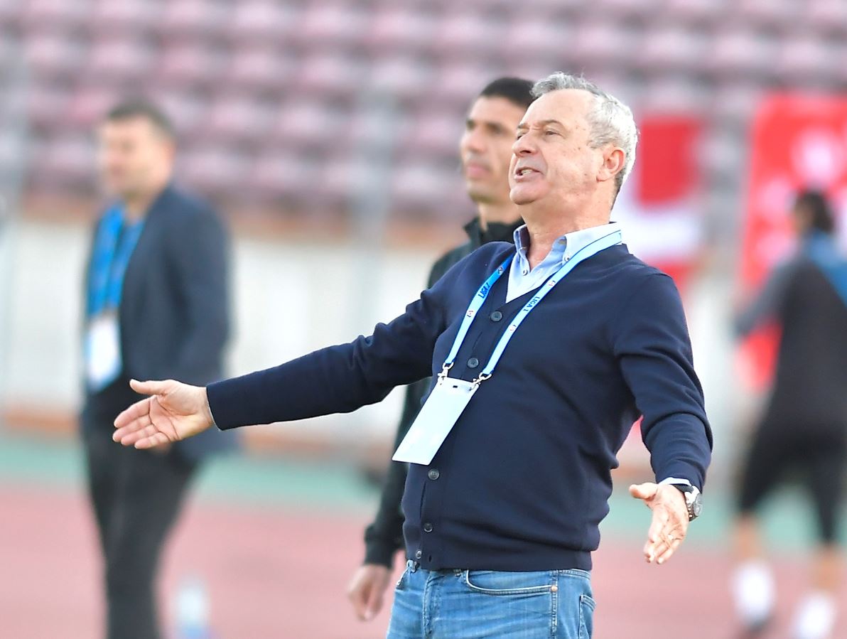 Dinamo a reacționat după ce Mircea Rednic a trimis o notificare prin care cere salarii compensatorii