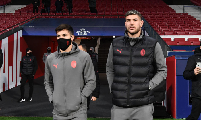 AC Milan Travel To Madrid &amp; Walk Around