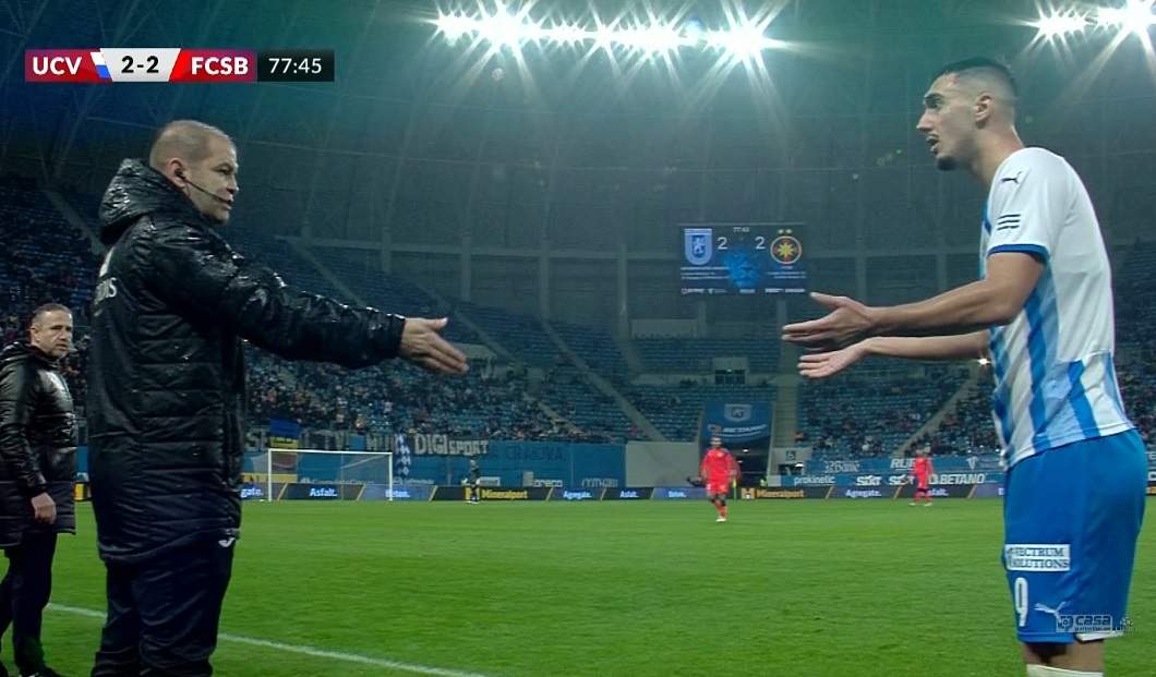 Andrei Ivan s-a luat de arbitrul Cătălin Popa. ”Ești aici și nu vezi nimic?”. Replica tăioasă primită instant