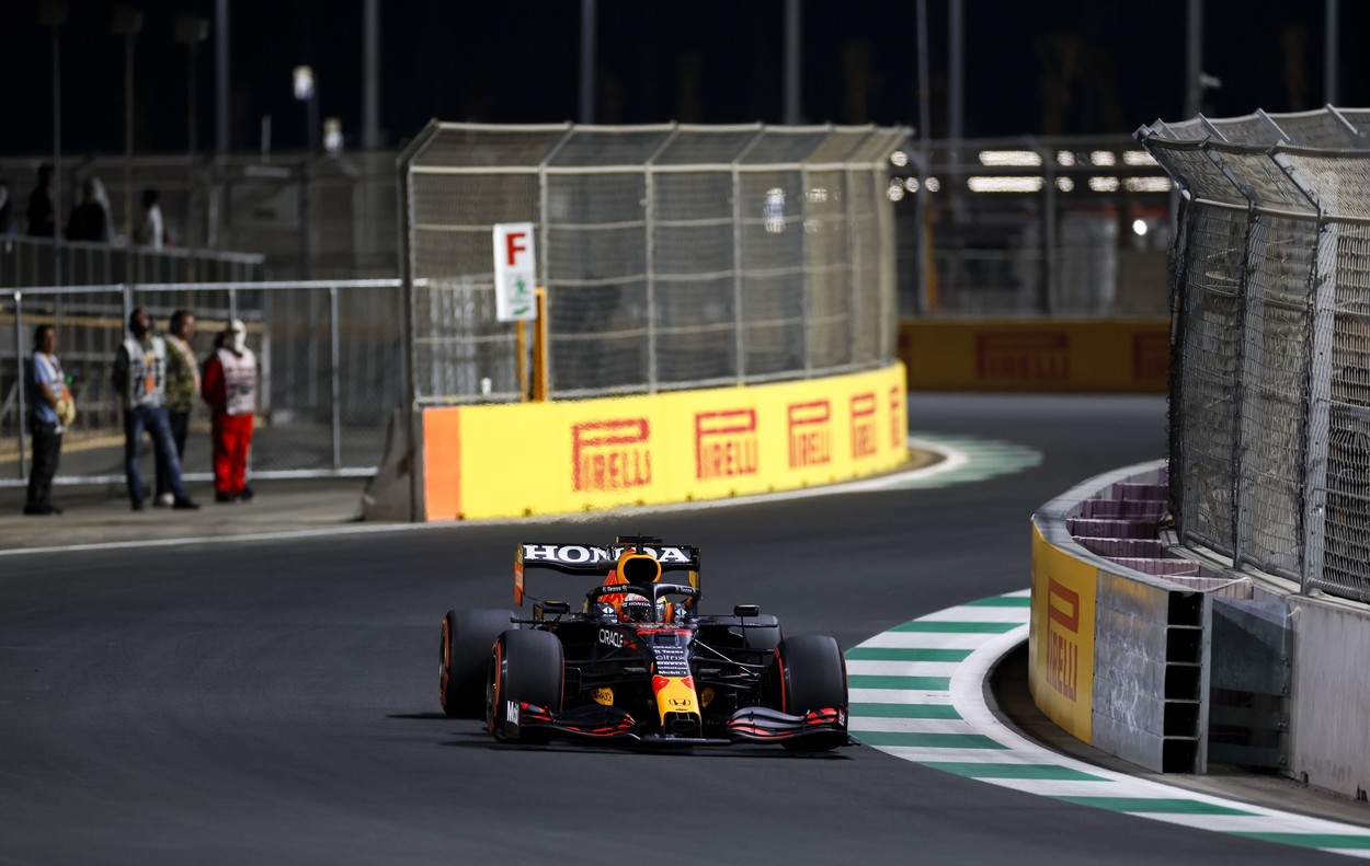 Verstappen, cel mai rapid în ultima sesiune de antrenamete din Arabia Saudită. Cum s-a descurcat Hamilton