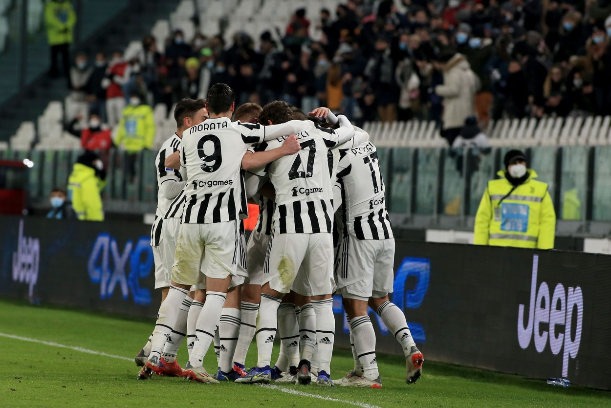 Juventus o bate pe Genoa, 2-0, și continuă să urce în clasament. Gazdele au marcat direct din corner, prin Cuadrado