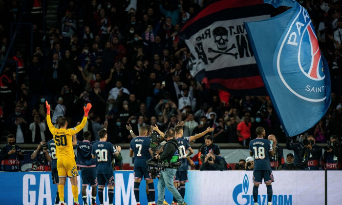 Georginio Wijnaldum, Gianluigi Donnarumma, Lionel Messi of Paris Saint-Germain during the UEFA Champions League group A match between Paris Saint-Germ