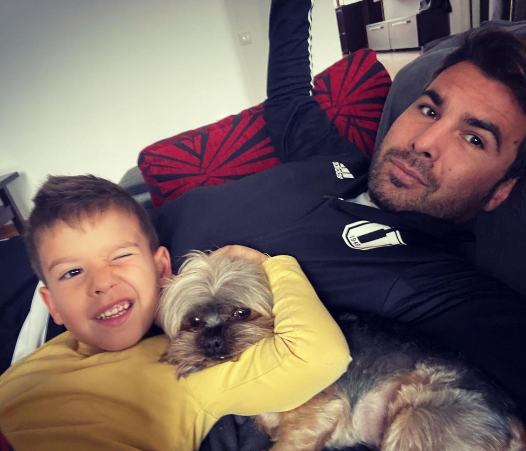 Mutu, altfel decât rebelul ştiut. Suferă pentru că nu îşi vede fetele. „E mai mult decât trist. E foarte trist!"