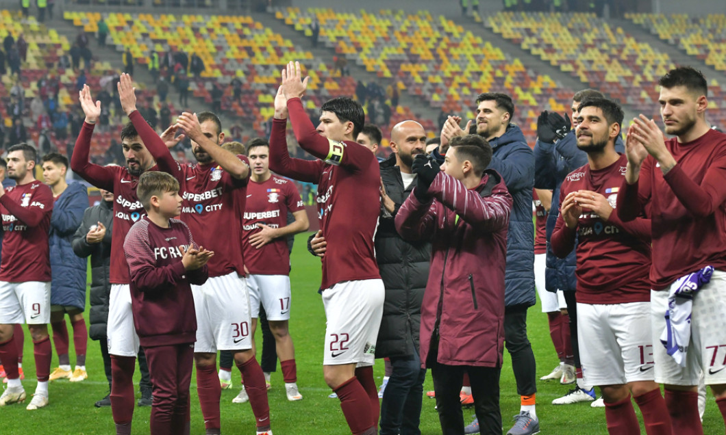 Cristi Săpunaru, alături de coechipierii de la Rapid după meciul cu FC Argeș / Foto: Sport Pictures