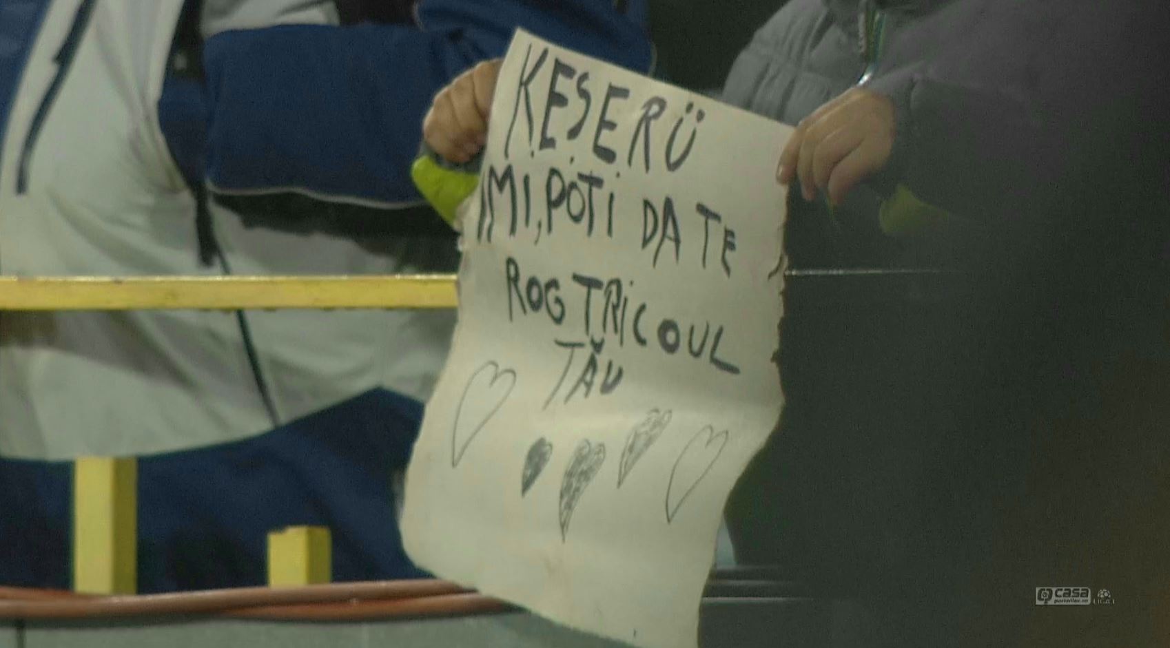 Fanii din Mediaș au venit la stadion pentru tricourile jucătorilor de la FCSB! Mesajele afișate în tribune