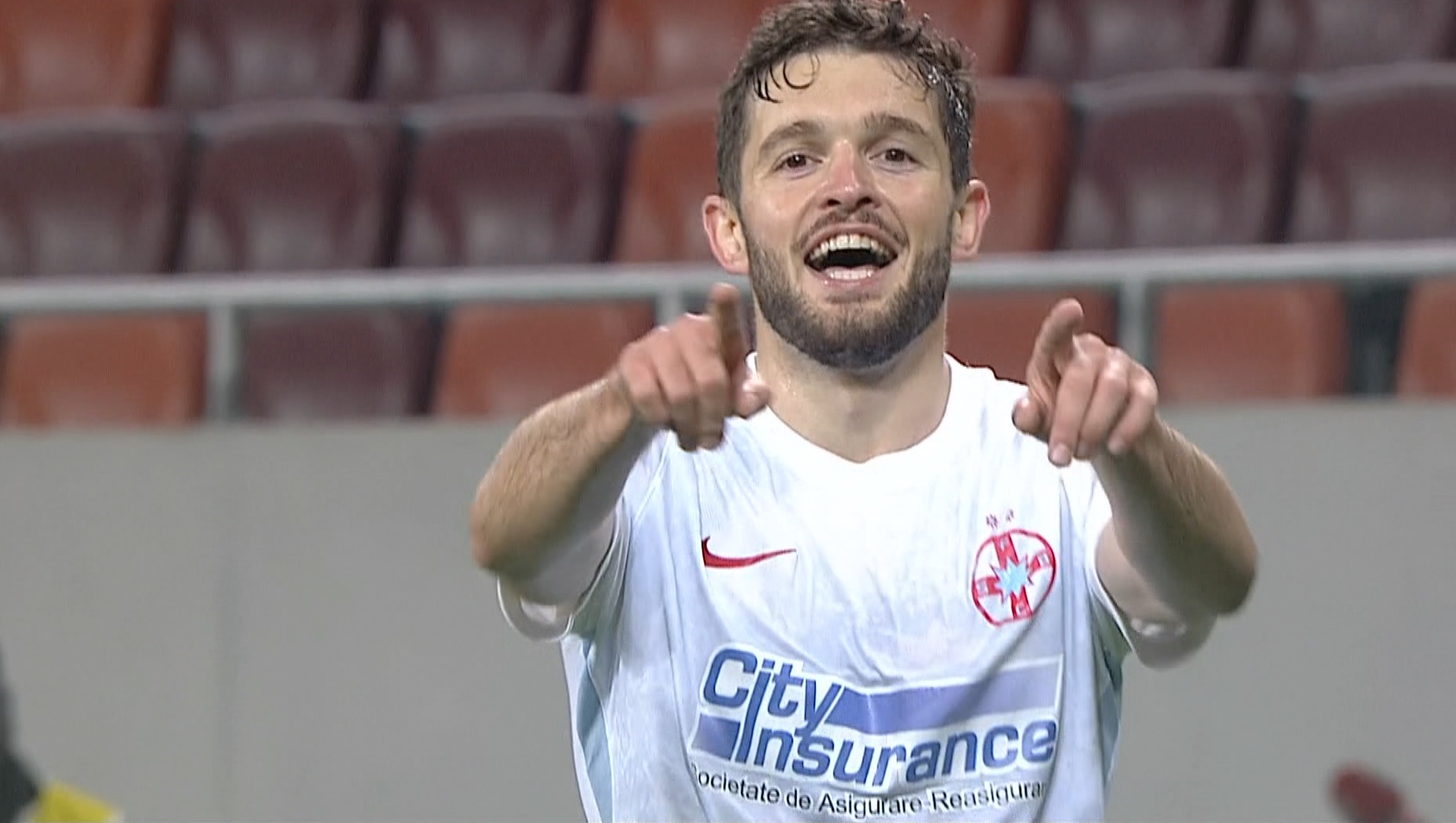 Câți bani va câștiga Sergiu Buș la CFR Cluj și cum a reacționat Dan Petrescu când a auzit de transfer
