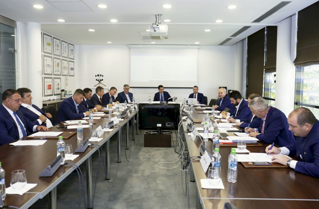 Schimbări importante în sistemul de licențiere pentru Liga 1. Sancțiunile impuse de FRF