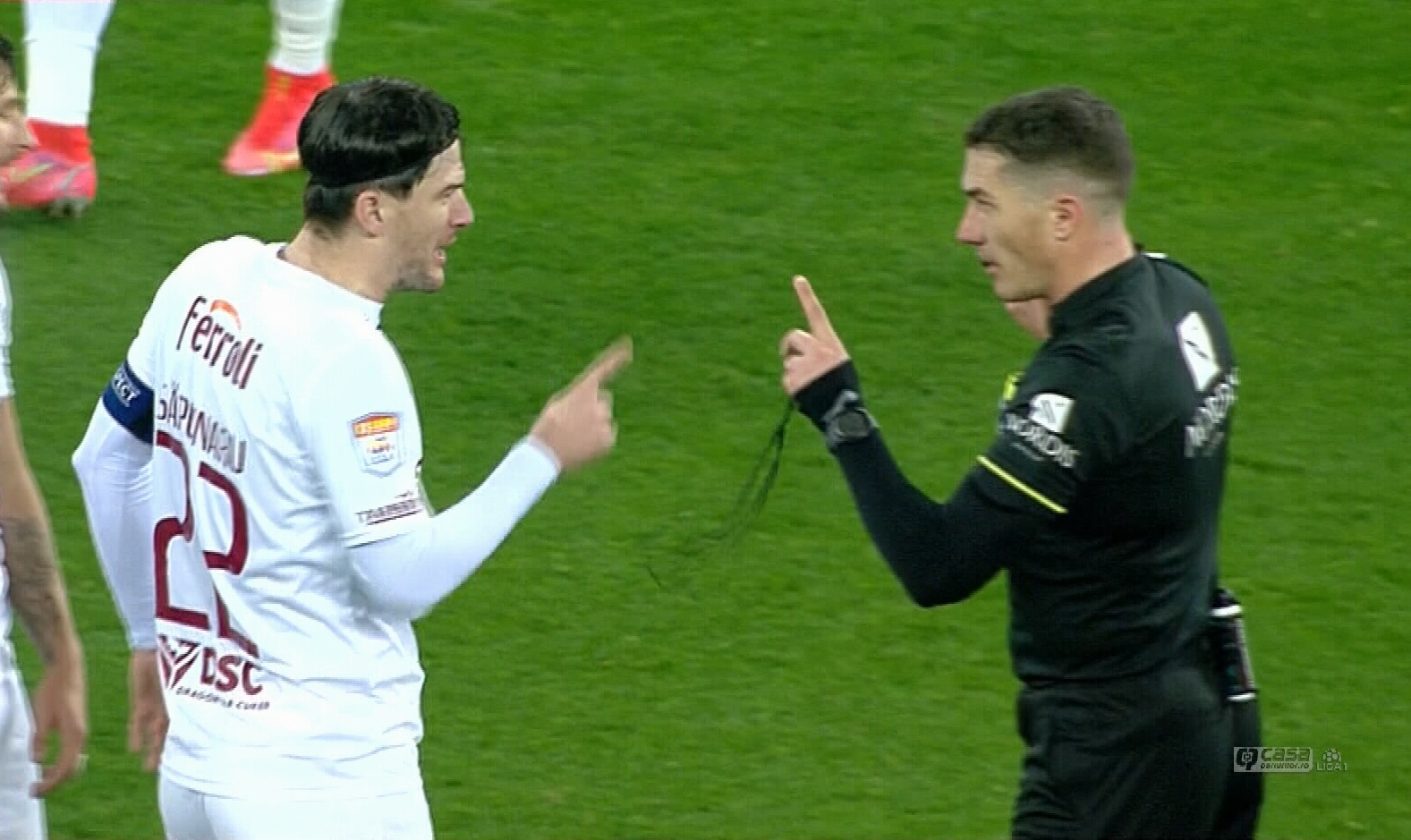 Momente tensionate la derby-ul FCSB - Rapid! Cristi Săpunaru și Istvan Kovacs, protagoniștii unui conflict verbal