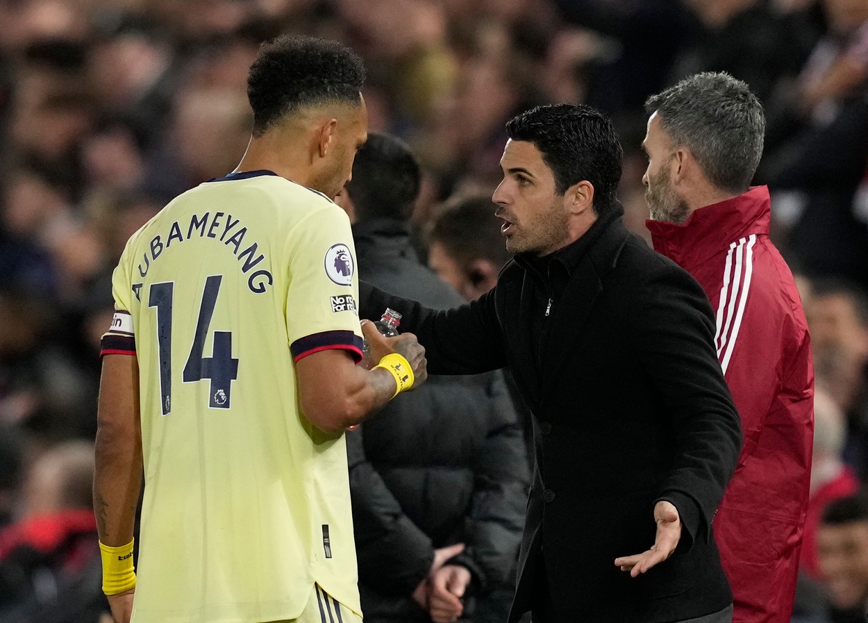 Aubameyang câștigă 15 milioane € pe an, dar Arsenal l-a exclus din lot pentru următoarele 2 luni și i-a luat banderola