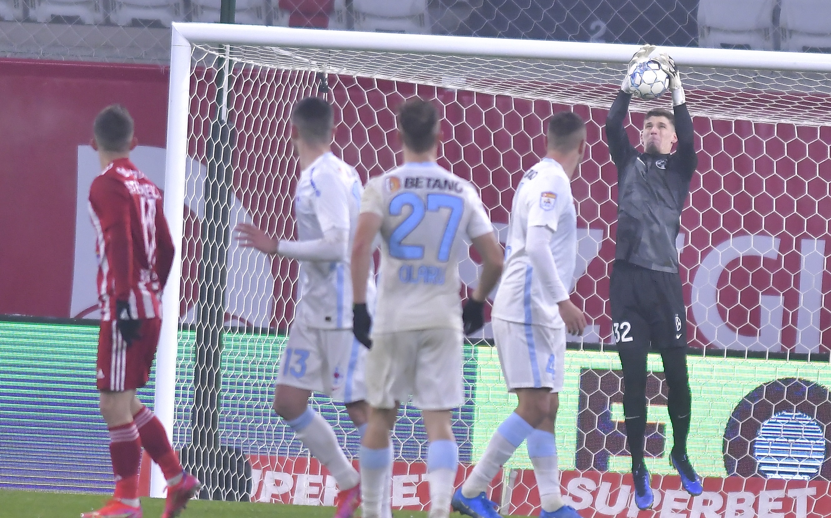 Sepsi - FCSB 0-0. Roș-albaștrii încheie anul la 10 puncte în spatele lui CFR. Portarul Târnovanu, omul meciului