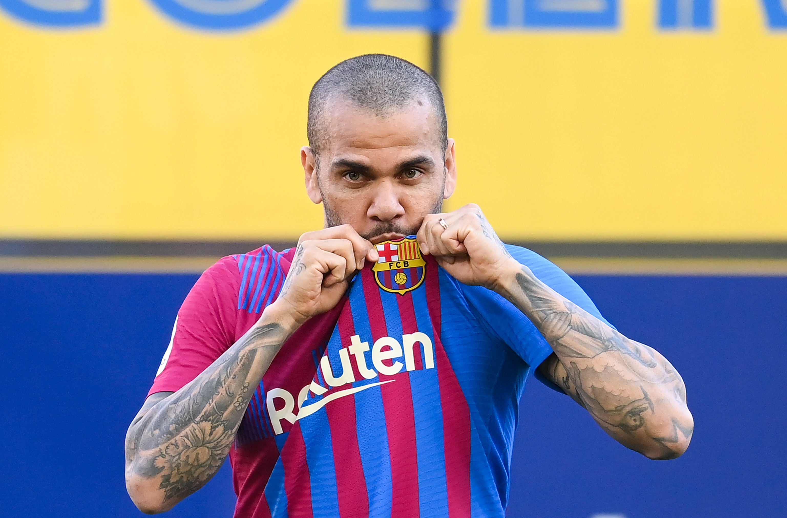 Dani Alves, înregistrat cu succes la Barcelona! Brazilianul a fost inclus în lot de Xavi și e așteptat să debuteze