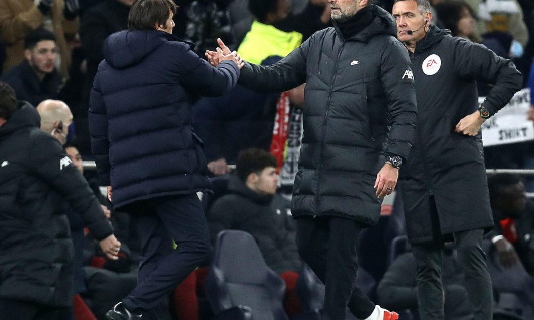 London, England, 19th December 2021. Antonio Conte, Manager of Tottenham Hotspur and Jurgen Klopp, Manager of Liverpool shake hands after the Premier League match at the Tottenham Hotspur Stadium, London. Picture credit should read: Paul Terry / Sportimag
