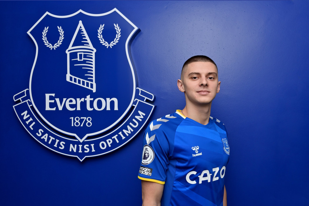 Vitaliy Mykolenko, transferat de Everton de la Dinamo Kiev pentru 23.5 milioane de euro / Foto: Twitter @Everton