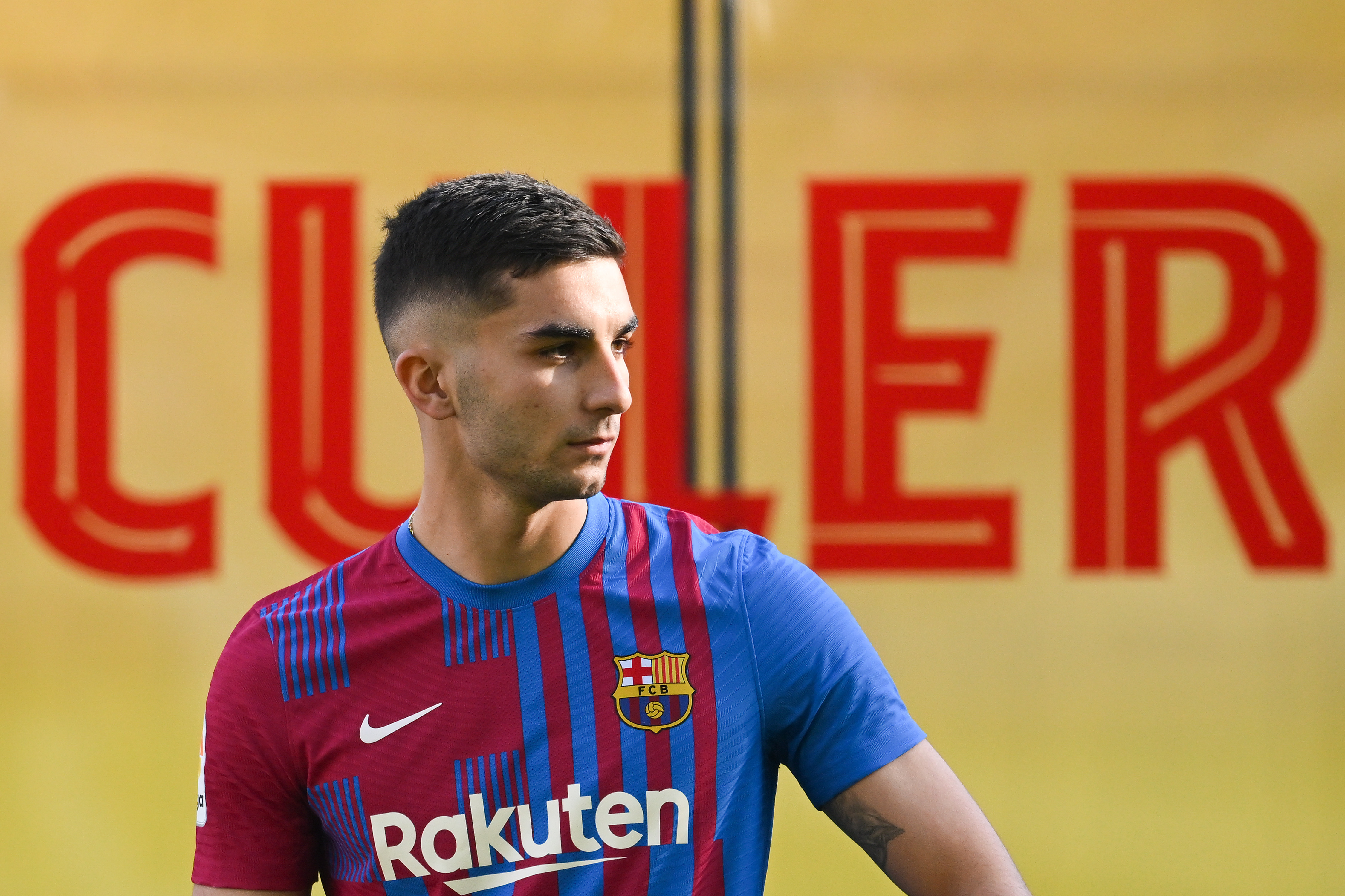 Ferran Torres, prezentat oficial la Barcelona! De ce a vrut să se transfere și ce promisiune le-a făcut fanilor