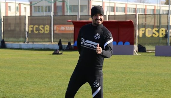 Fanii FCSB-ului, revoltați după ce clubul a anunțat oficial despărțirea de Constantin Budescu: ”V-ați bătut joc de el”