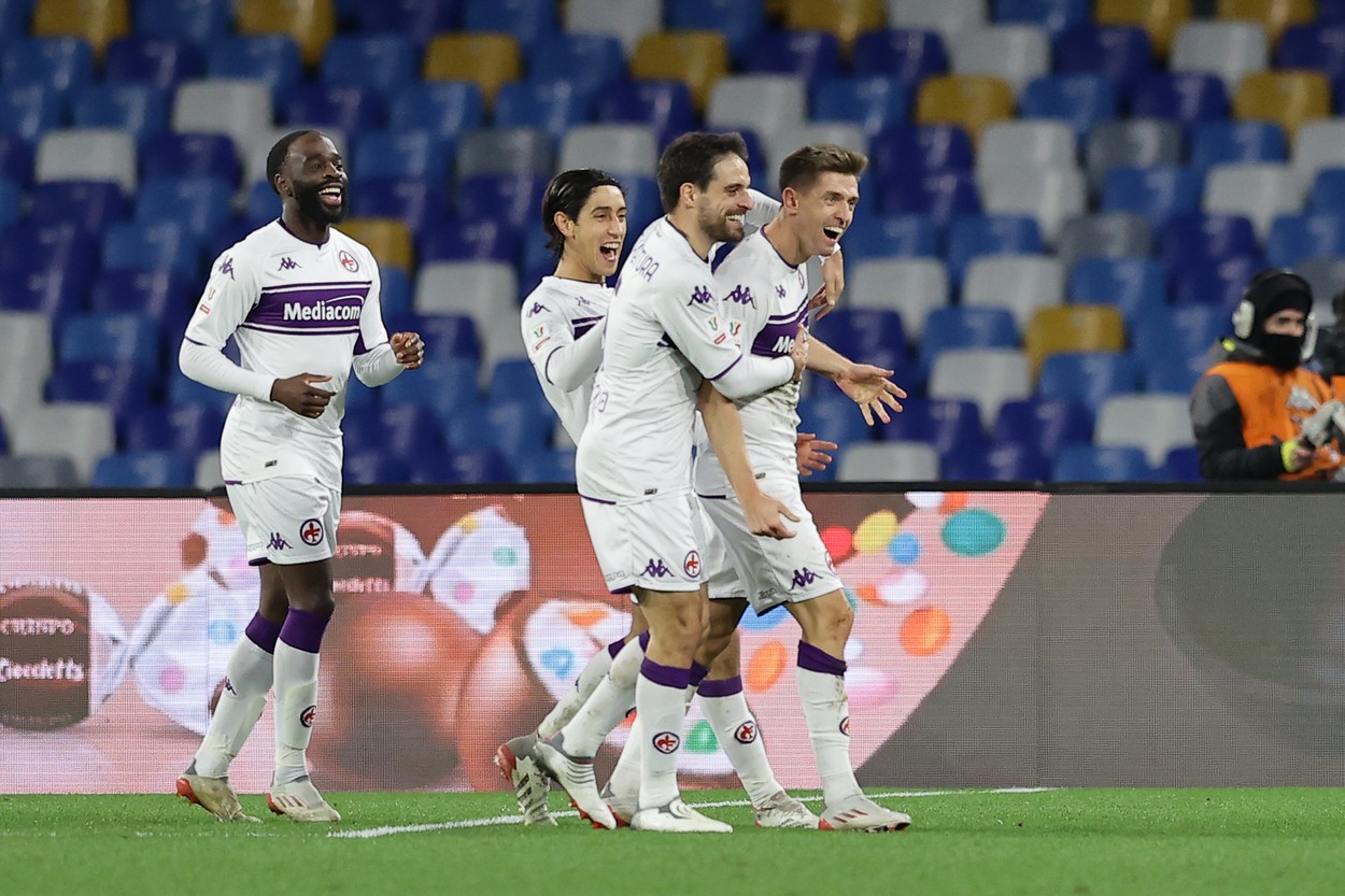 Napoli - Fiorentina, meci nebun în Cupa Italiei: 7 goluri și 3 cartonașe roșii