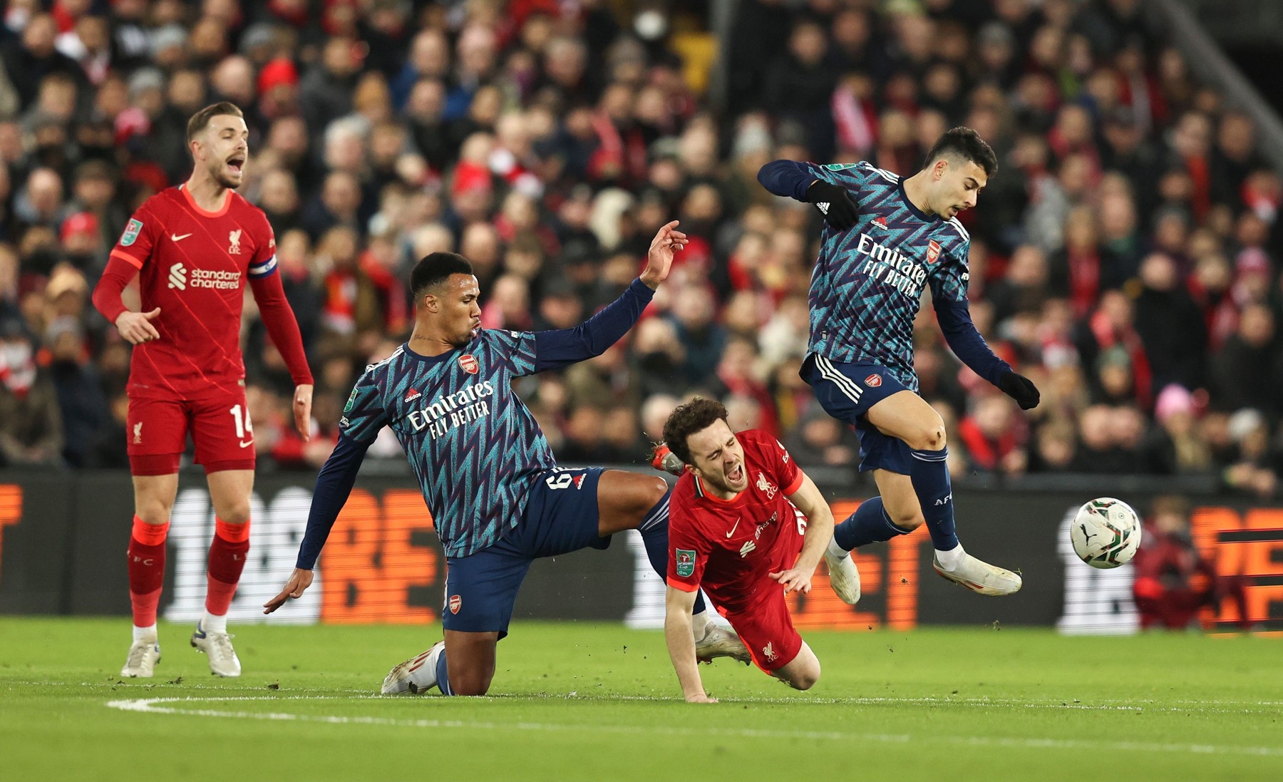 Liverpool - Arsenal 0-0, ACUM pe Digi Sport 1, în semifinalele Cupei Ligii Angliei. Tunarii rămân în 10 oameni