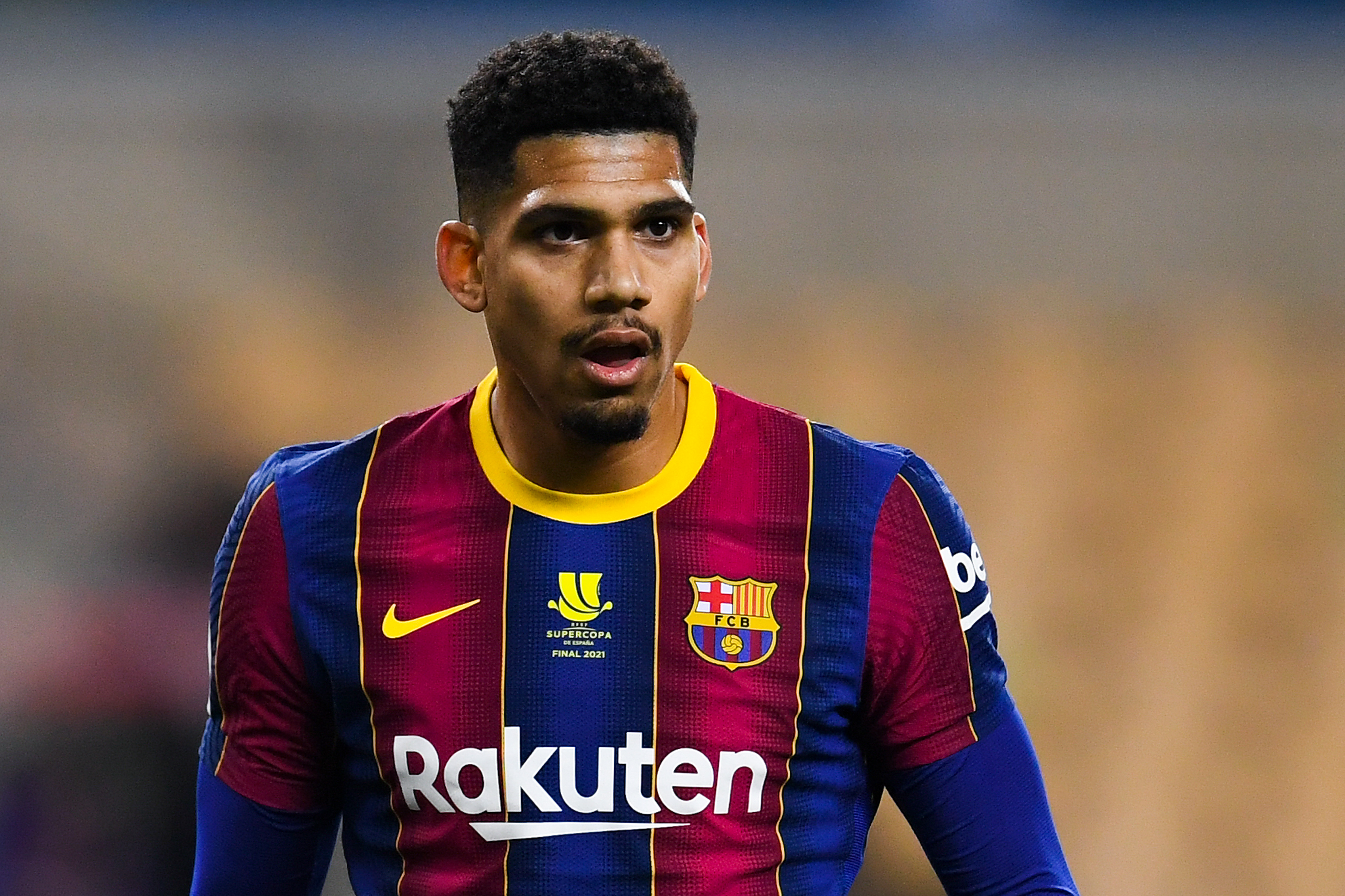 Impresarul lui Ronald Araujo a lămurit viitorul fundașului la Barcelona. Cum a comentat interesul lui Real Madrid