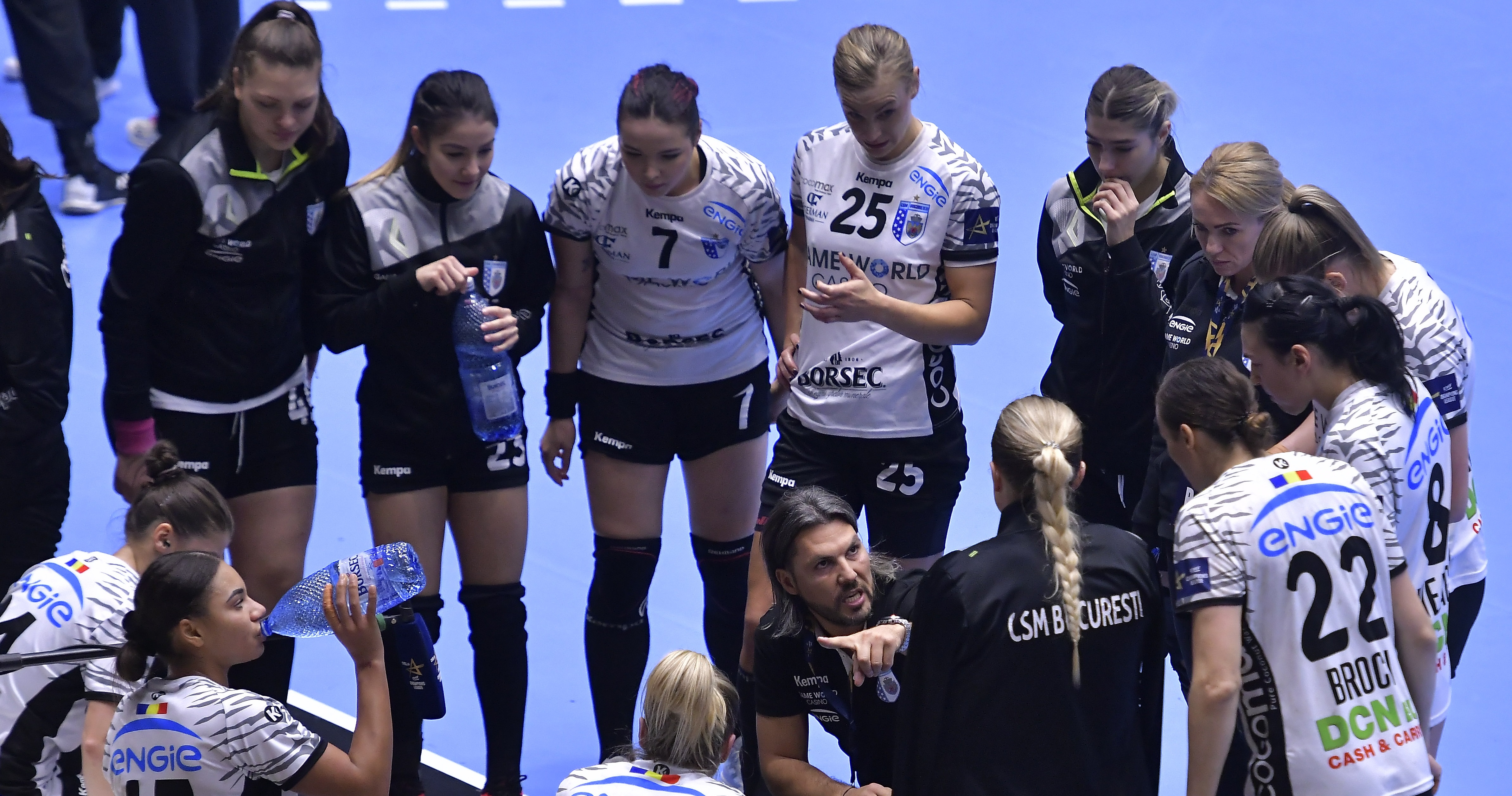 Buducnost-CSM Bucureşti, Live Video 19:00, Digi Sport 1. Meci extrem de important pentru românce
