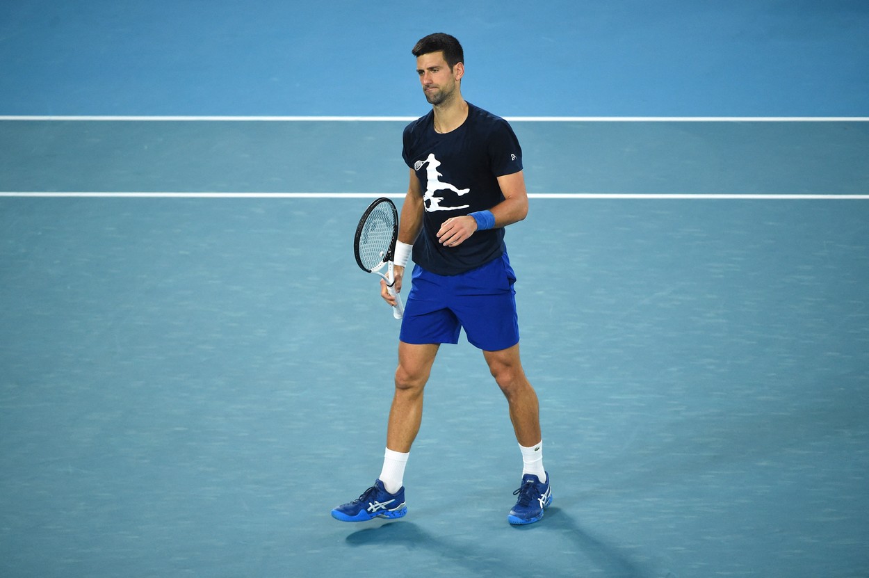 Cum arăta Novak Djokovic, imediat după ce a aflat decizia instanței. Imaginile surprinse la Melbourne