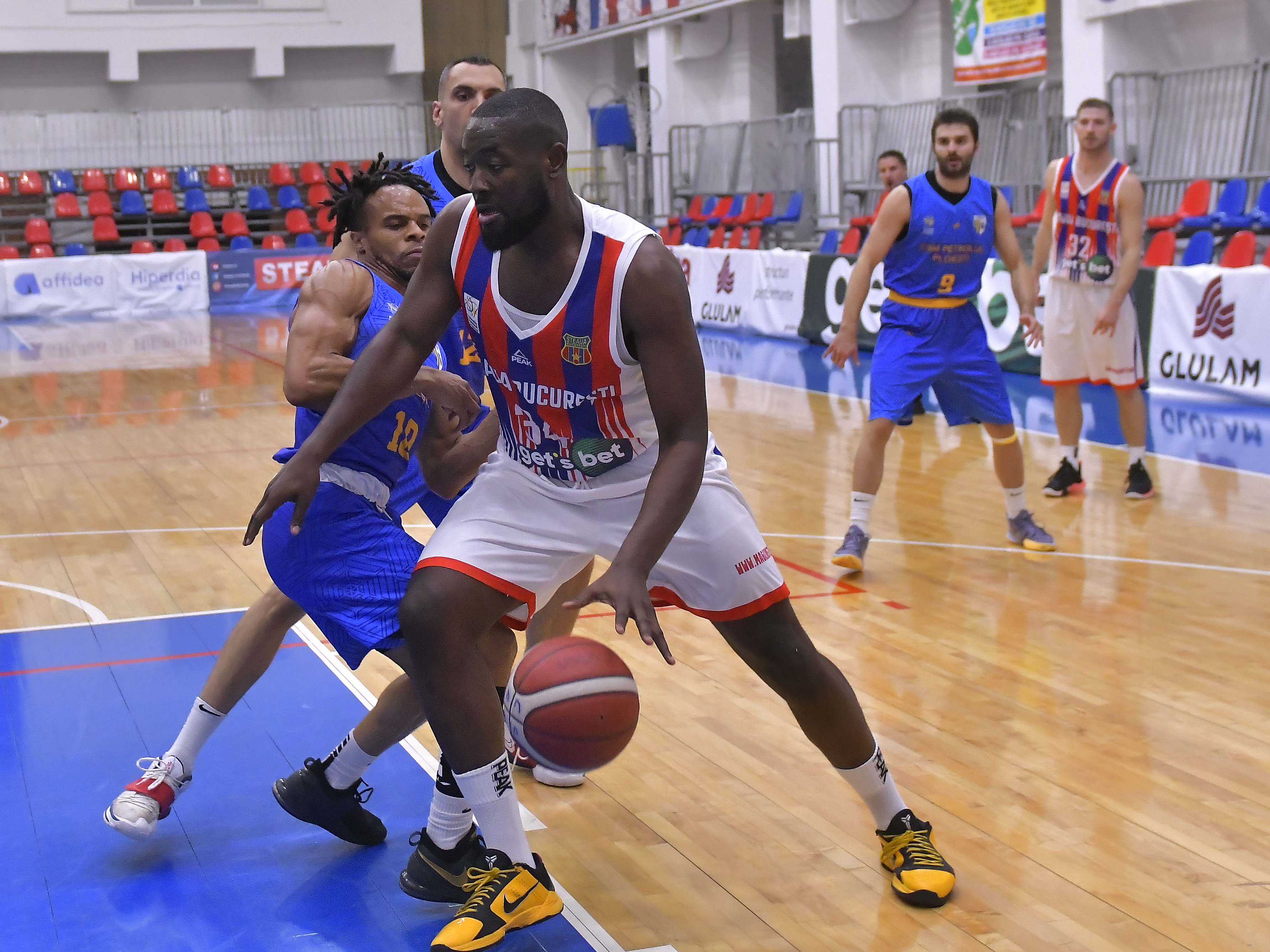 CSA Steaua - CSM Târgu Jiu 86-78. Militarii au obținut a 7-a victorie din acest sezon