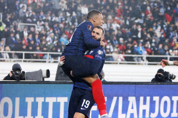 Karim Benzema of France celebrates after his goal 0-1 with Kylian Mbappe during the FIFA World Cup 2022, Qualifiers Group D football match between Finland and France on November 16, 2021 at Olympiastadion in Helsinki, Finland - Photo: Laurent Lairys/DPPI/