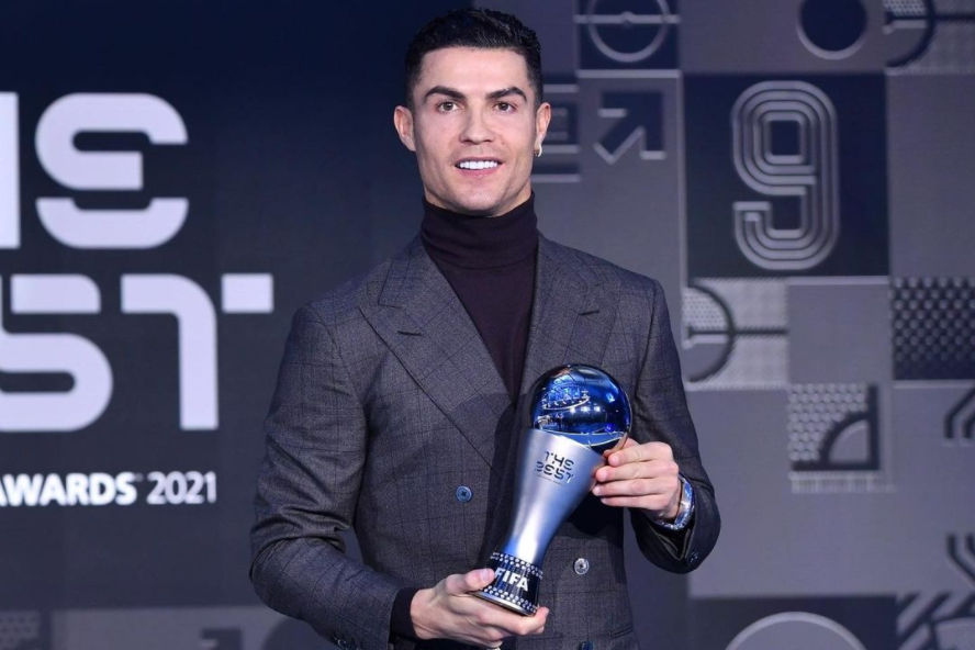 Cristiano Ronaldo a primit un premiu special la gala FIFA The Best! Portughezul a făcut un anunț important la final