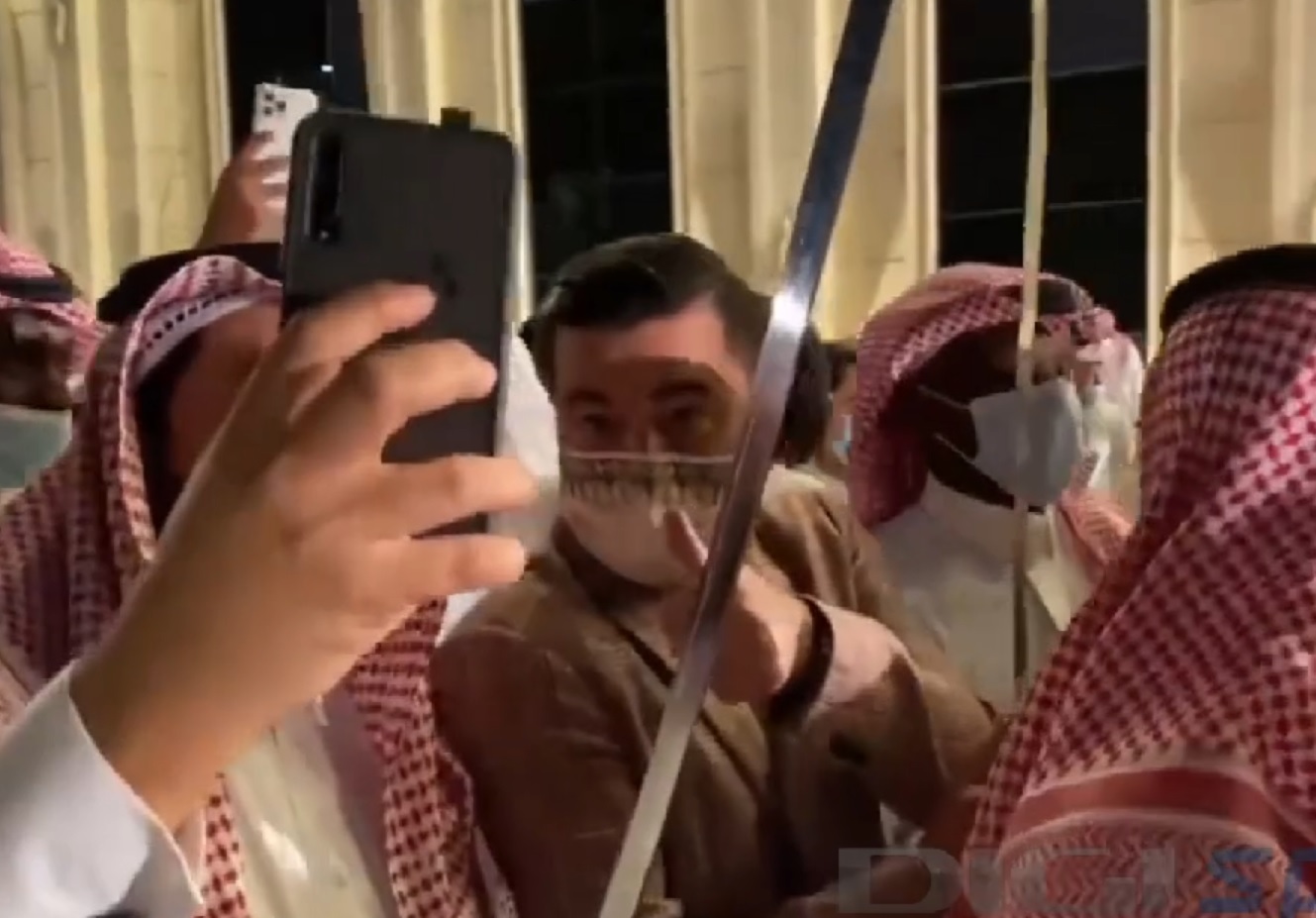 Cosmin Contra, imagini unice din Arabia Saudită. Cum a fost surprins la o nuntă