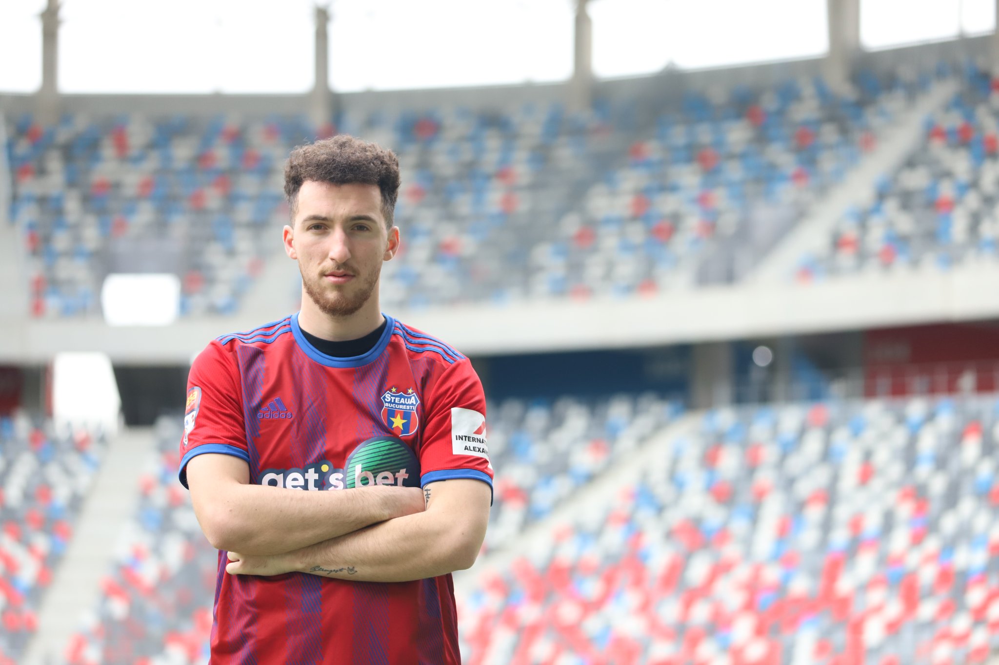 Răzvan Andronic a fost prezentat la CSA Steaua, dar alt club l-a transferat