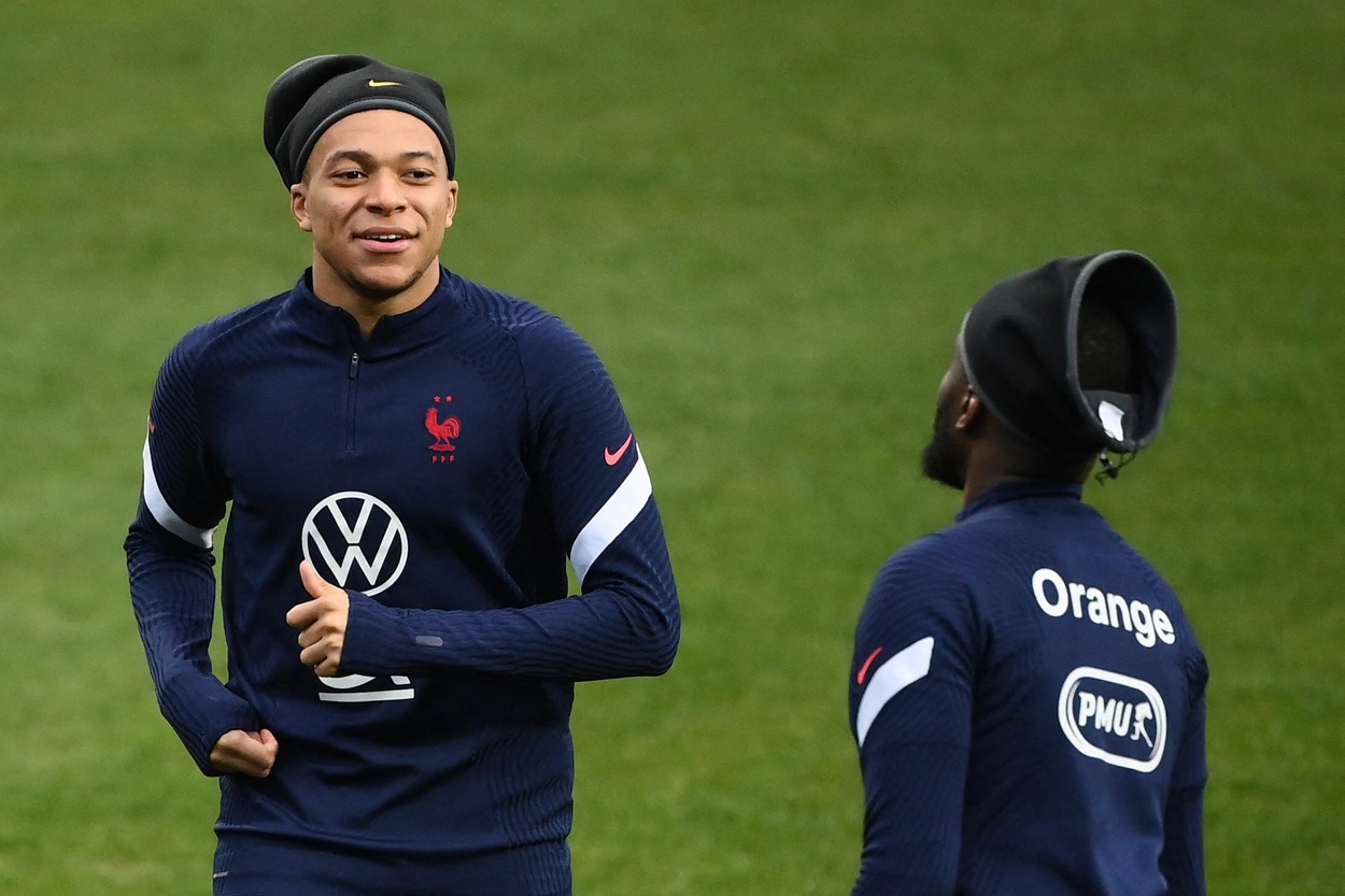 Kylian Mbappe a pus mâna pe telefon și l-a sunat pe un fotbalist din Premier League să-l convingă să vină la PSG