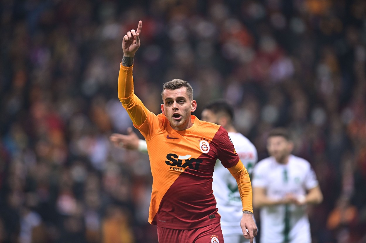 Alex Cicâldău a deschis scorul în derby-ul Galatasaray - Trabzonspor. Olimpiu Moruțan e rezervă