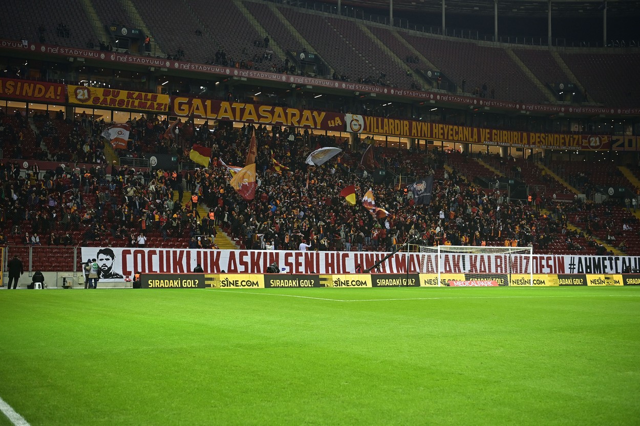 Fanii lui Galatasaray și-au pierdut răbdarea. Proteste pentru demiterea președintelui clubului
