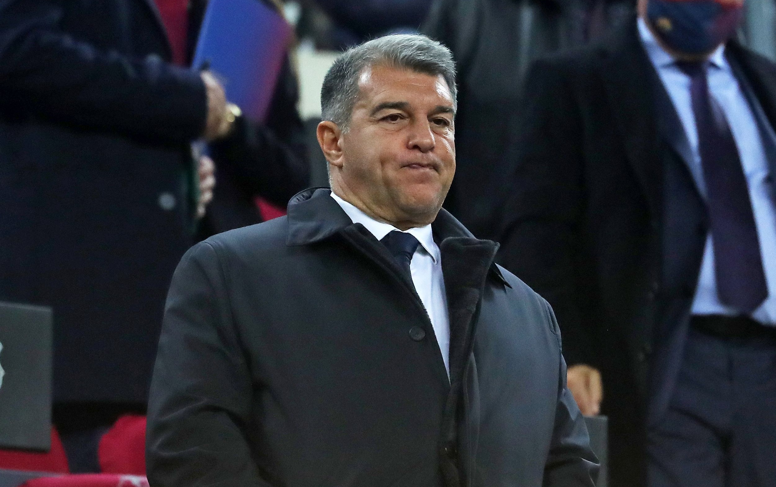 Barcelona scapă de problema plafonului salarial! Joan Laporta a pregătit o măsură radicală din sezonul următor