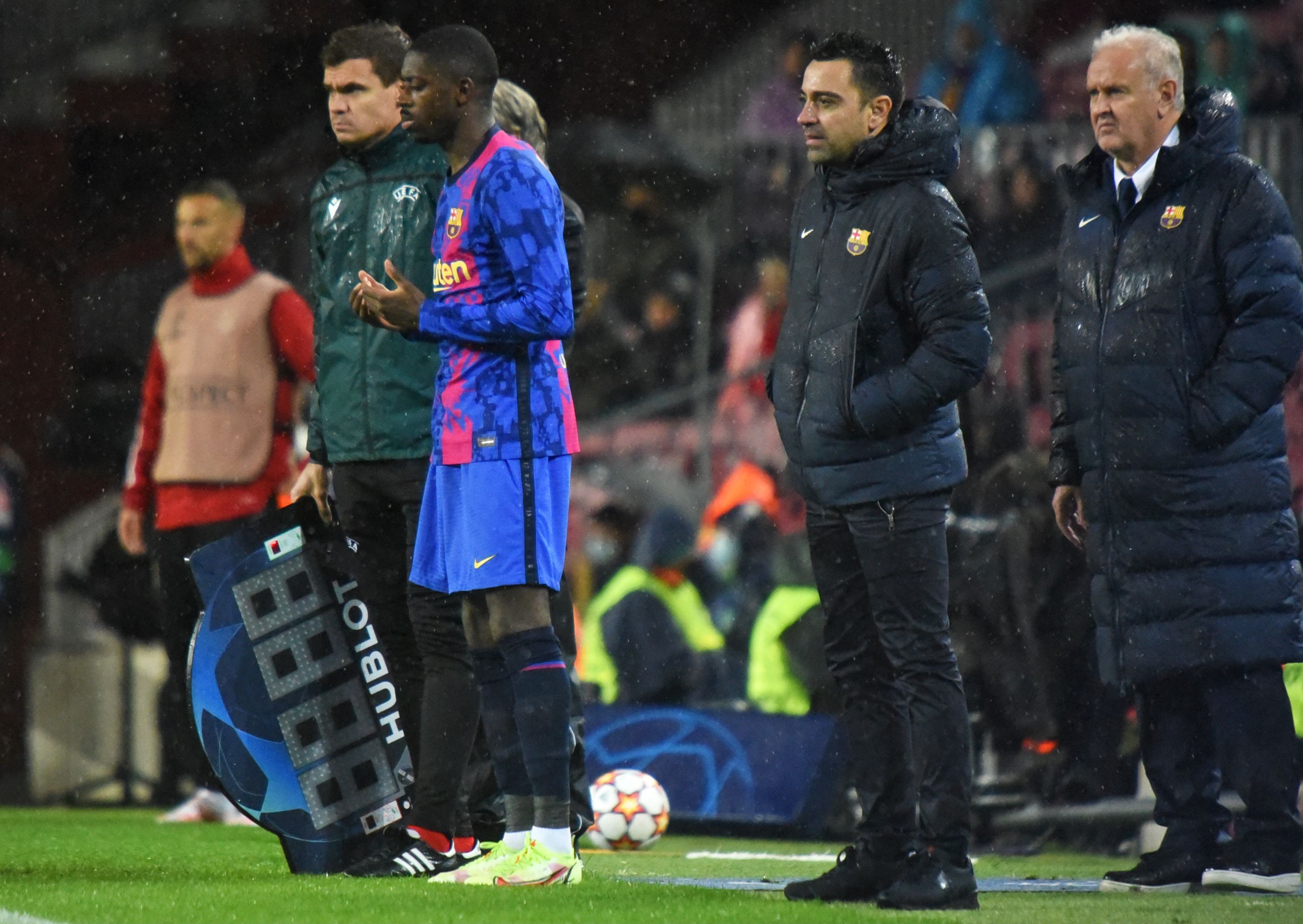 Xavi l-a avertizat pe Ousmane Dembele că riscă să nu mai joace vreodată la Barcelona! Ce variante i-a dat
