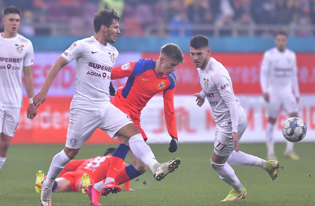 Sacrifiu total pentru Rapid! ”A jucat cu umărul rupt în meciul cu FCSB!”