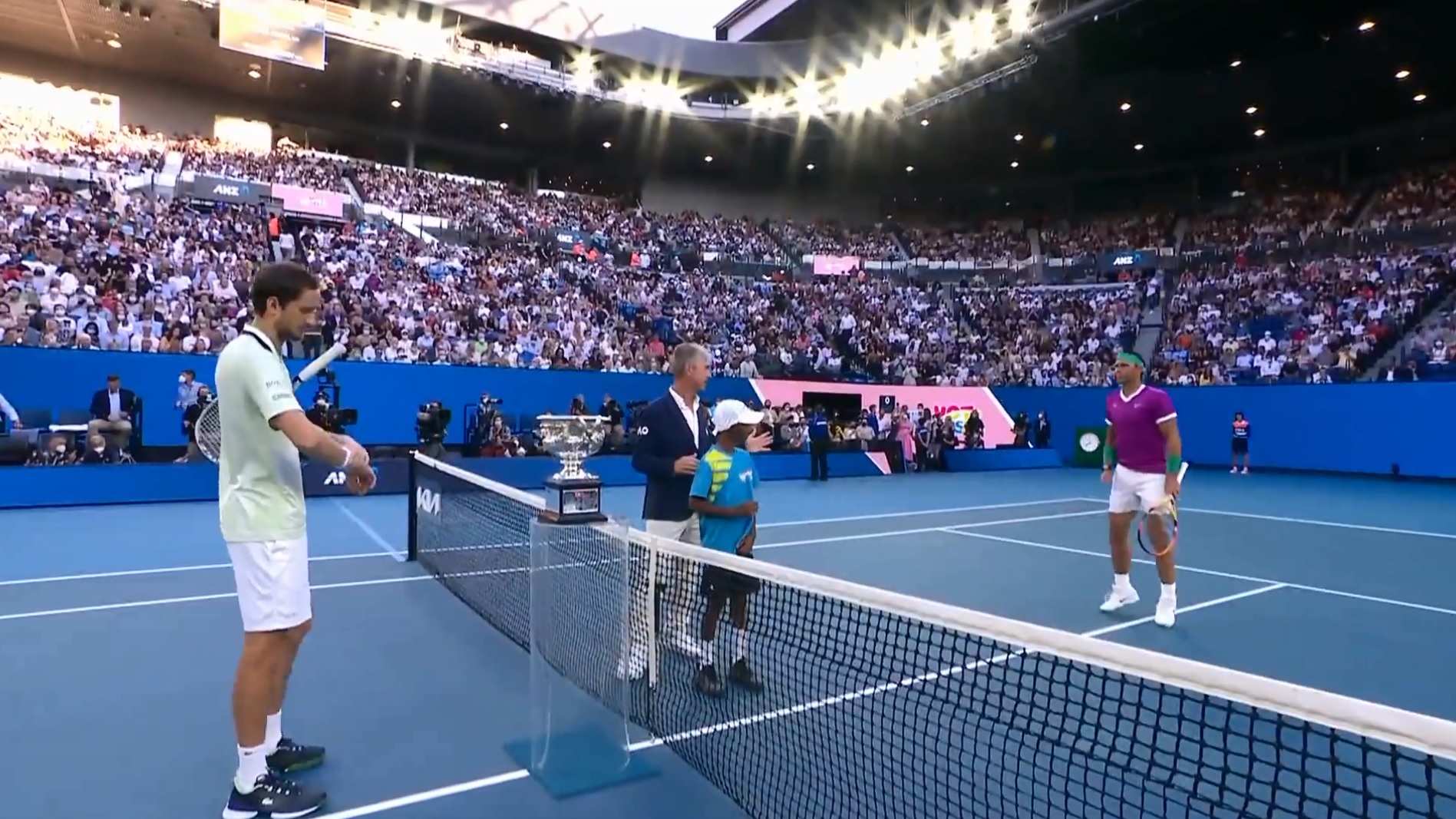 Rafael Nadal - Daniil Medvedev 2-6, 6-7, 2-3,  în finala de la Australian Open! Rusul continuă să servească fantastic