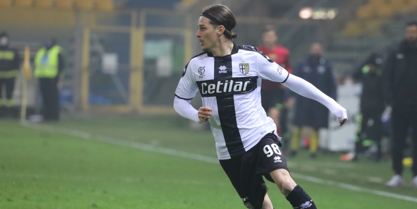 Cine este jucătorul care i-a blocat transferul lui Dennis Man la Lazio